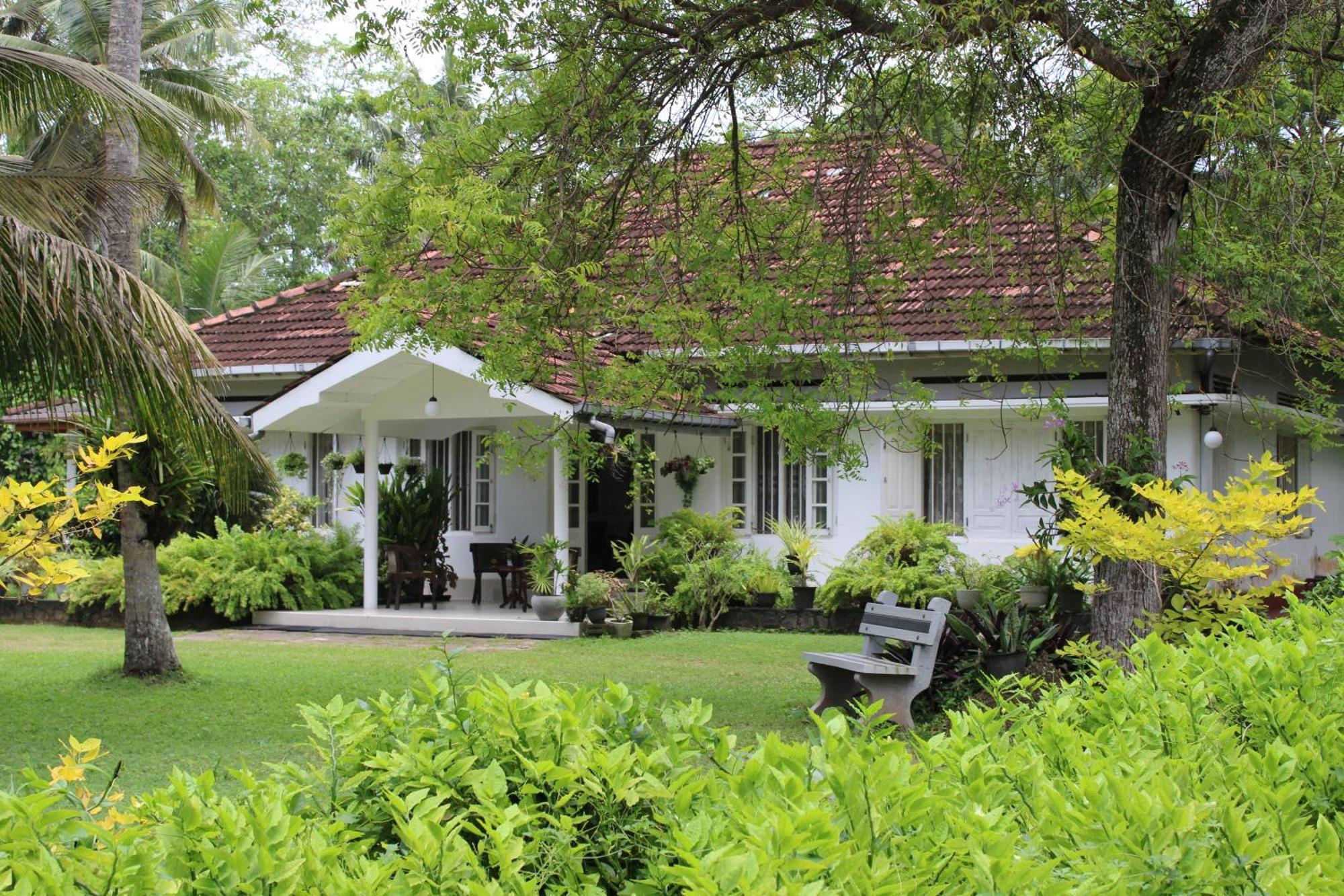 Sun And Surf Rest Hotel Ahangama Exterior photo