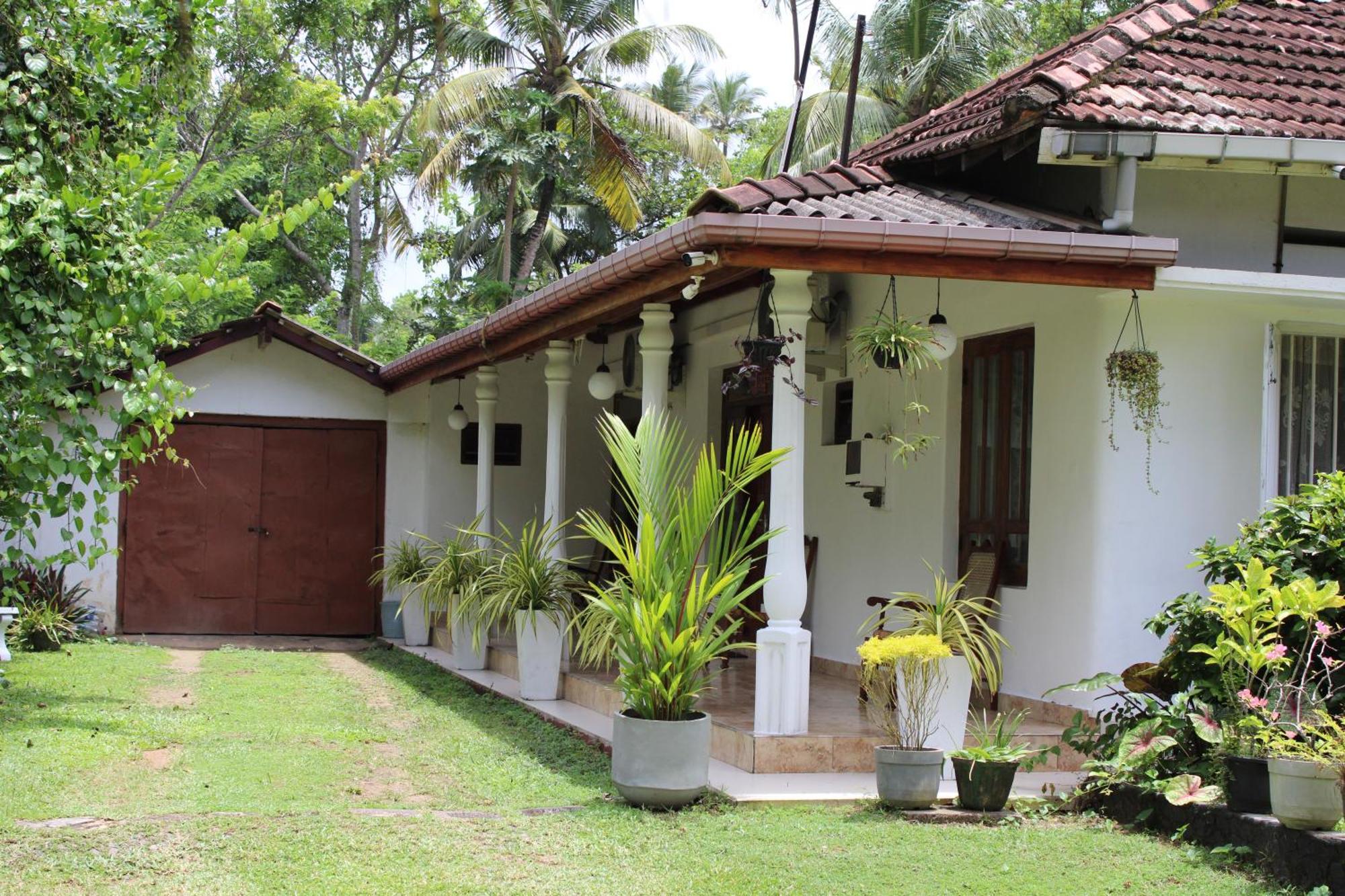 Sun And Surf Rest Hotel Ahangama Exterior photo