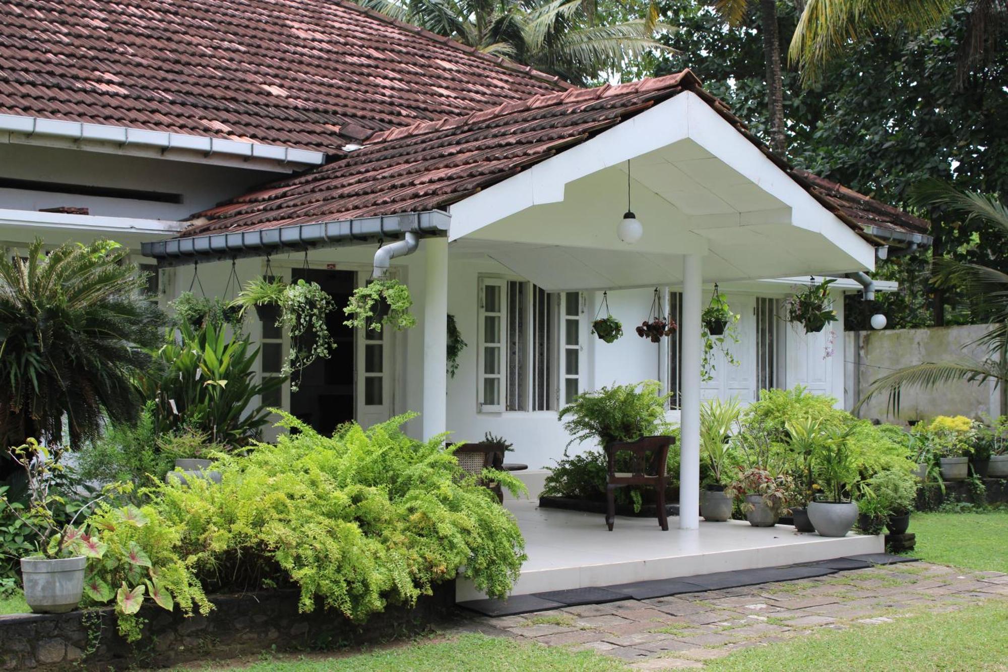Sun And Surf Rest Hotel Ahangama Exterior photo