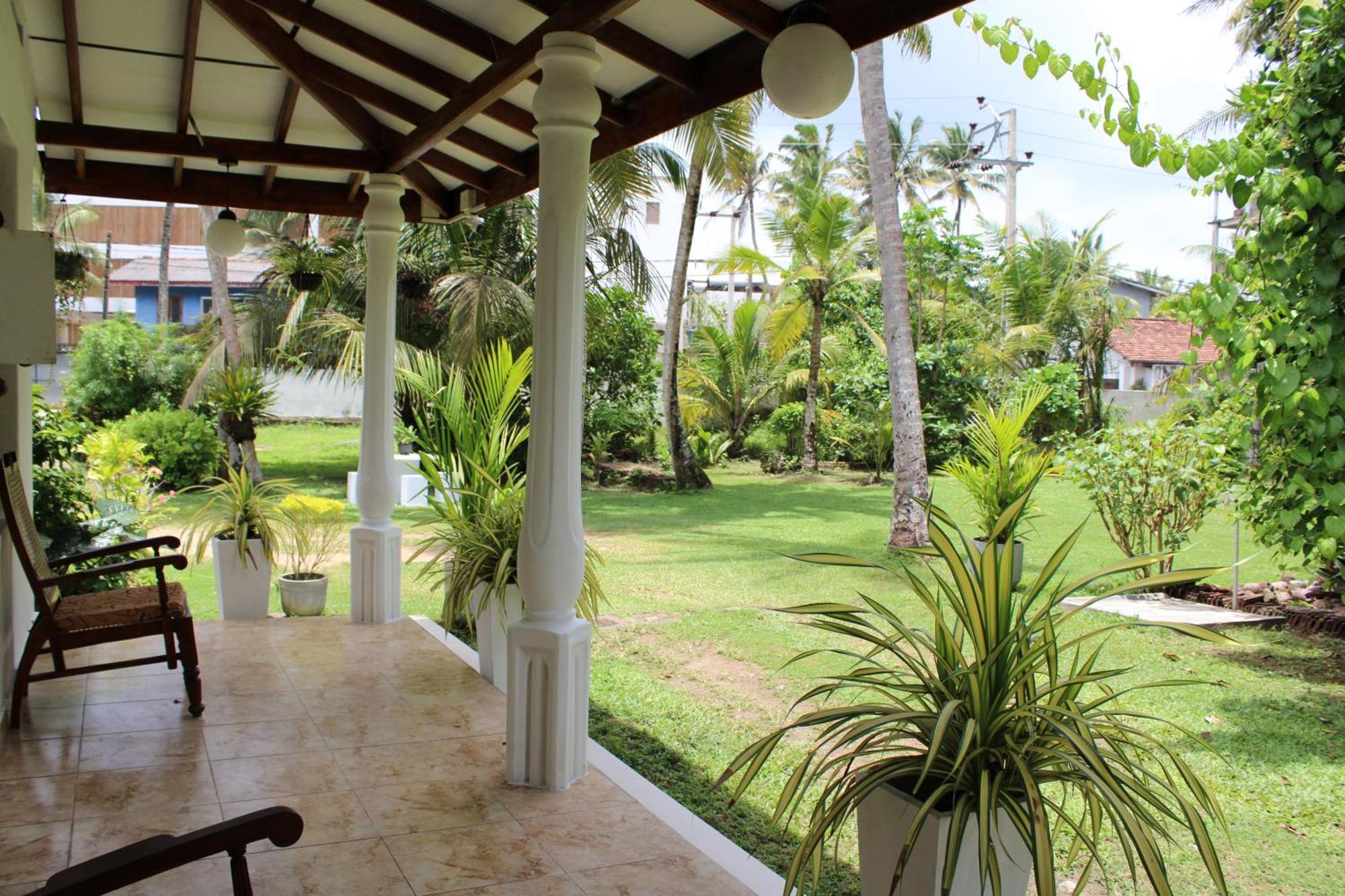 Sun And Surf Rest Hotel Ahangama Exterior photo