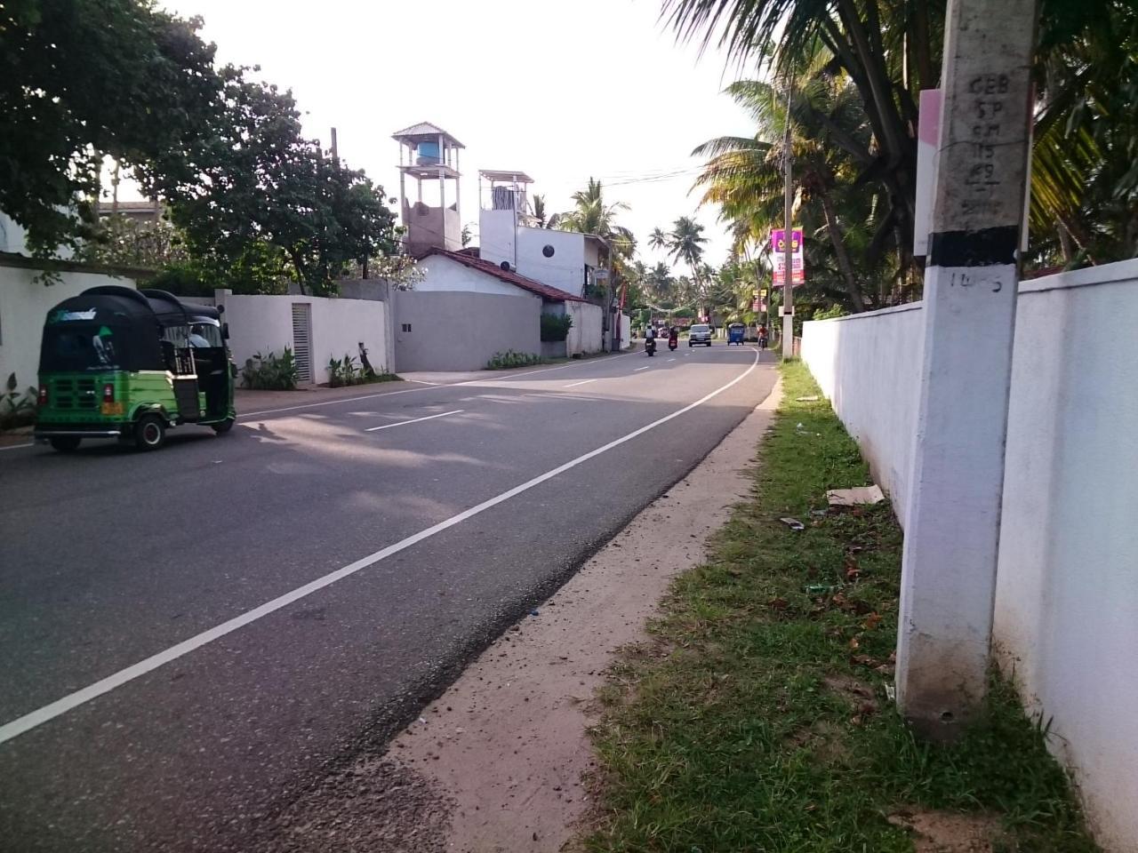 Sun And Surf Rest Hotel Ahangama Exterior photo