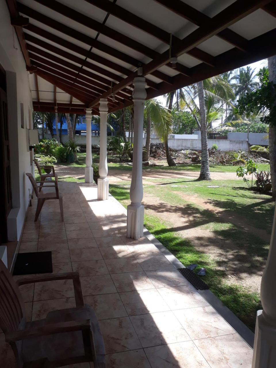 Sun And Surf Rest Hotel Ahangama Exterior photo