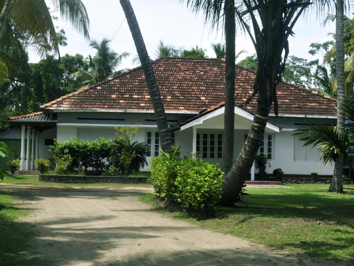 Sun And Surf Rest Hotel Ahangama Exterior photo